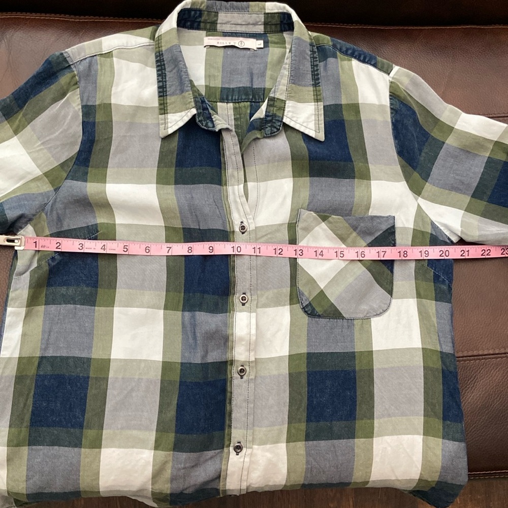 Luxuriously soft long sleeve button-down plaid shirt, Billy T brand, size L. - Picture 2 of 9